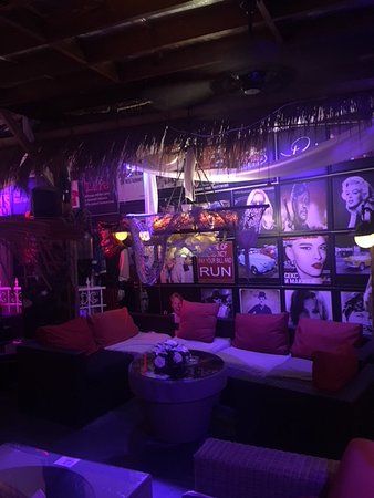 Picollo Mondo Cafe & Restaurant